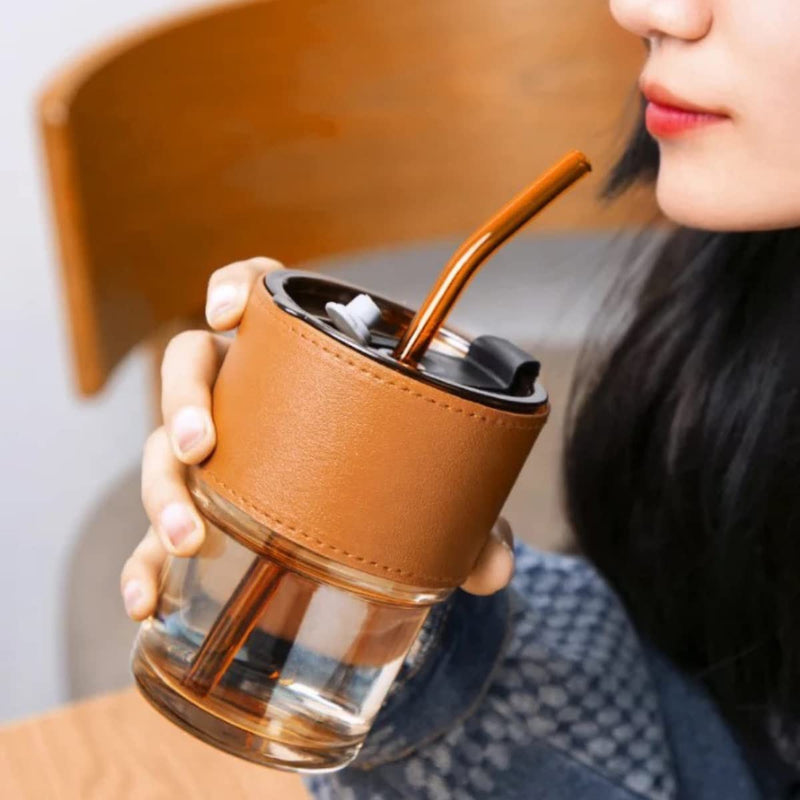 Glass tumbler with straw